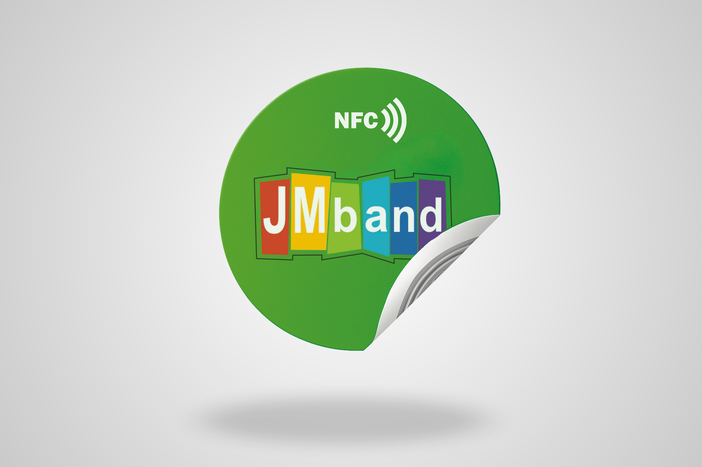 NFC uzlīmju fotoattēls ar savu logotipu